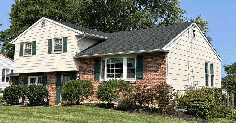 GAF roofing system installed on a residential home by Kesting Construction. Expert roofing services.